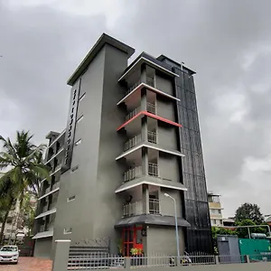 Oyo Townhouse 061 Gcda Kakkanad Signal *** Kochi